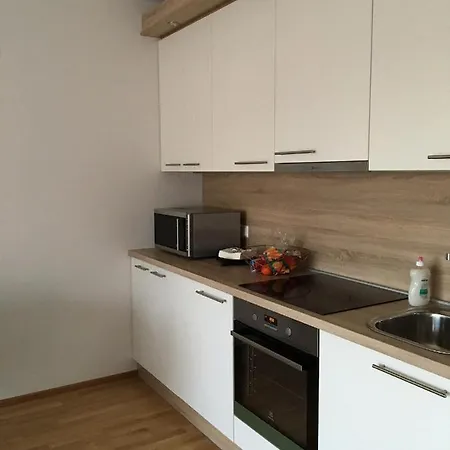 Sunny Apartman アパート